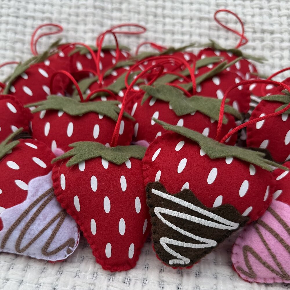 Valentine's day / strawberry felt ornaments/ home decor
